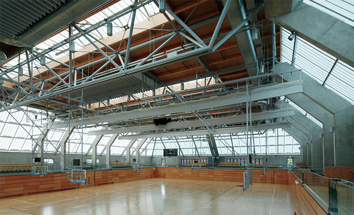 Sports Centre Bertrange med dagslyssystemet Grillodur