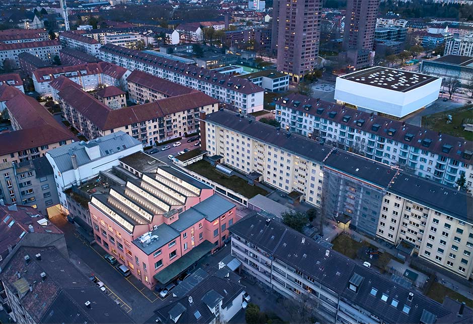 Aerial view of shed roof with VELUX Modular Skylights as Northlight 25°–90°; architectural firm Weber Hofer AG, Zürich 