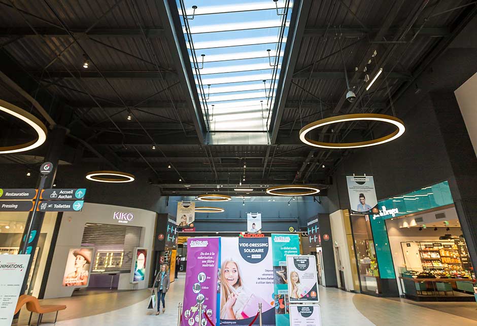 VELUX Longlight modular skylight solution at the Villebon 2 shopping centre, France