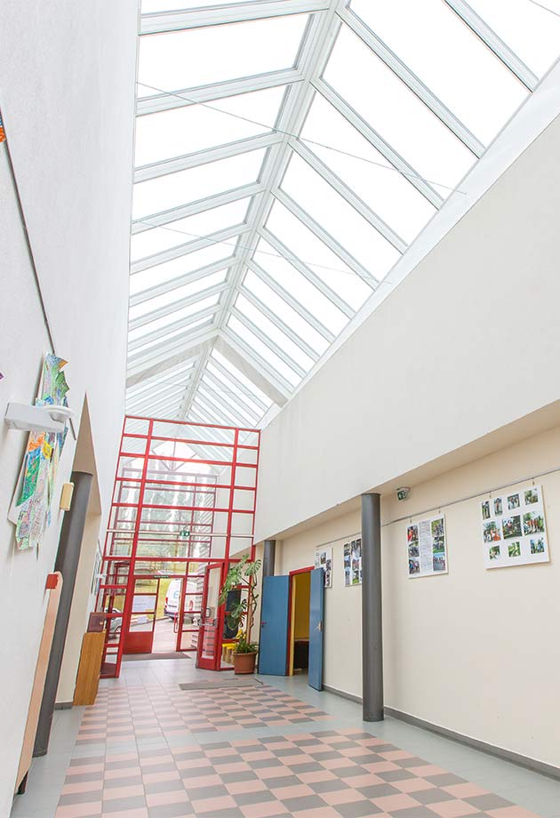 VELUX Ridgelight solution in the corridors of the Tomi Ungerer High School in Dettwiller, France  