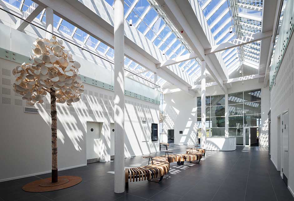 Rooflight solution with Atrium Ridgelight 25-40˚，带有光伏玻璃，Green solution House, Rønne，丹麦