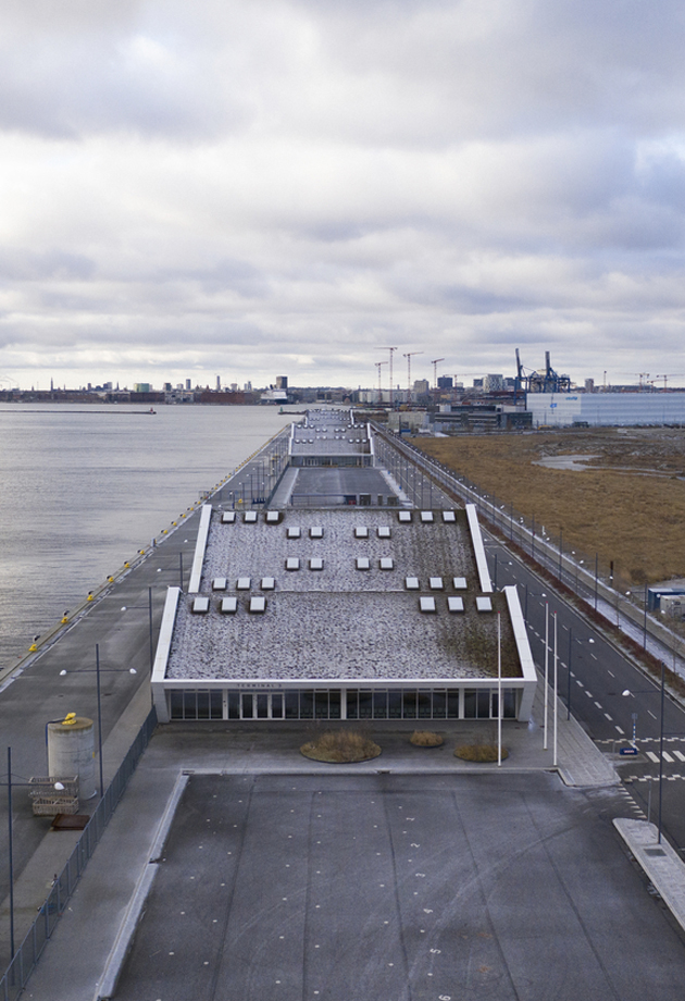Tak på terminal i Nordhavn med overlys i polykarbonat