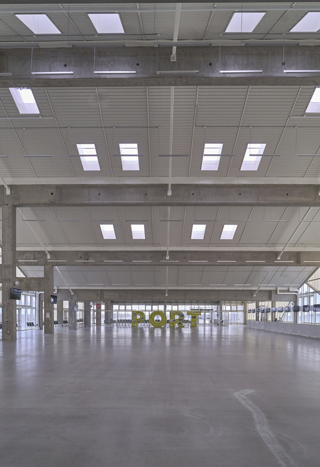 Nordhavn航站楼内部有聚碳酸酯屋顶