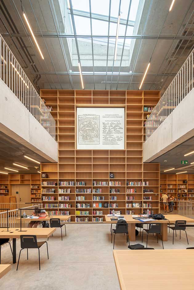 Atrium lessenaarsdak in de Utopia-bibliotheek