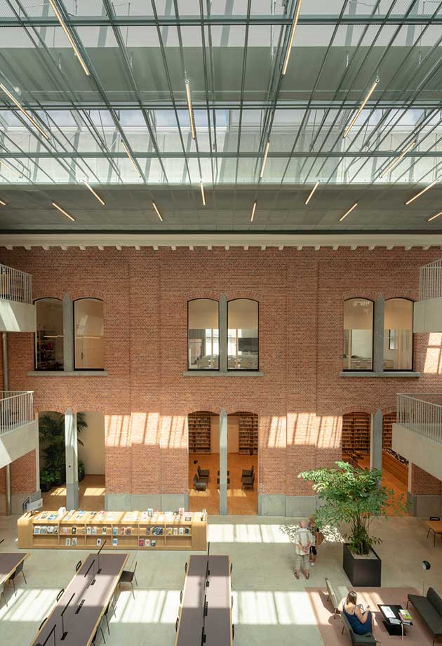 Atrium longlight skylights bring daylight to Utopia Library 