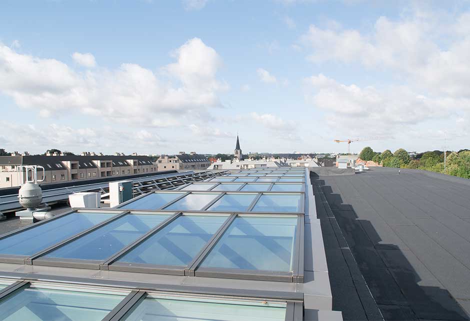 Atrium skylight solution seen from the roof at ZAVO school, Belgium